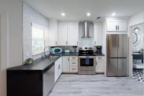 Apartment in Sarasota, Florida 1 bedroom, 46.45 sq.m. № 2232059 - photo 26