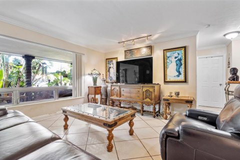 Casa en venta en Hallandale Beach, Florida, 3 dormitorios, 163.42 m2 № 1727294 - foto 5