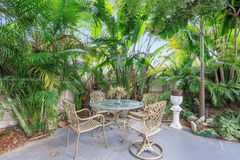 Casa en venta en Hallandale Beach, Florida, 3 dormitorios, 163.42 m2 № 1727294 - foto 18