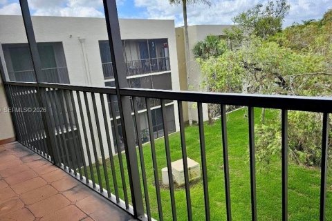 Copropriété à louer à Miami, Floride: 3 chambres, 96.62 m2 № 2060766 - photo 15