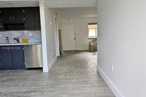 Copropriété à louer à Miami, Floride: 3 chambres, 96.62 m2 № 2060766 - photo 3