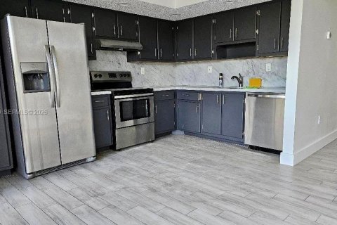 Copropriété à louer à Miami, Floride: 3 chambres, 96.62 m2 № 2060766 - photo 2