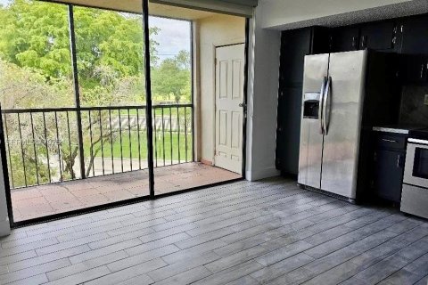 Copropriété à louer à Miami, Floride: 3 chambres, 96.62 m2 № 2060766 - photo 4