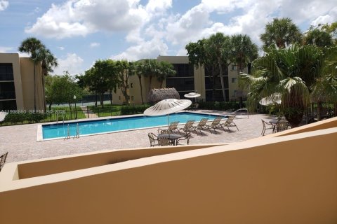 Copropriété à louer à Miami, Floride: 3 chambres, 96.62 m2 № 2060766 - photo 17