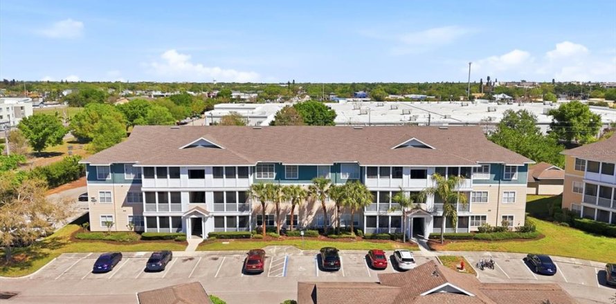 Condo in Bradenton, Florida, 2 bedrooms  № 2150795