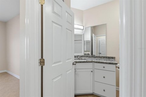Condo in Bradenton, Florida, 2 bedrooms  № 2150795 - photo 25