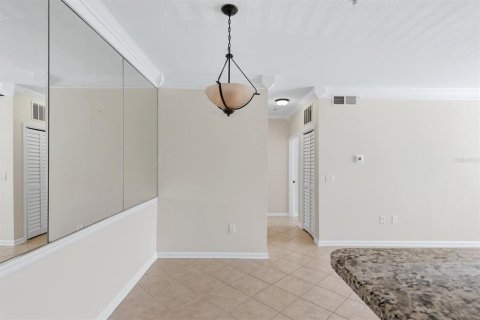 Condo in Bradenton, Florida, 2 bedrooms  № 2150795 - photo 16