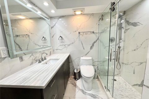 Condominio en venta en Sunny Isles Beach, Florida, 2 dormitorios, 138.24 m2 № 2044471 - foto 22