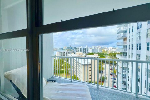 Condominio en venta en Sunny Isles Beach, Florida, 2 dormitorios, 138.24 m2 № 2044471 - foto 27