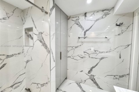 Condominio en venta en Sunny Isles Beach, Florida, 2 dormitorios, 138.24 m2 № 2044471 - foto 23