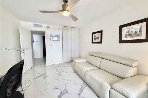 Condominio en venta en Sunny Isles Beach, Florida, 2 dormitorios, 138.24 m2 № 2044471 - foto 29