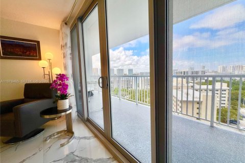 Condominio en venta en Sunny Isles Beach, Florida, 2 dormitorios, 138.24 m2 № 2044471 - foto 7