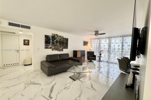 Condominio en venta en Sunny Isles Beach, Florida, 2 dormitorios, 138.24 m2 № 2044471 - foto 9
