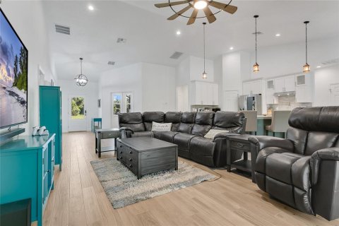 Villa ou maison à vendre à Groveland, Floride: 4 chambres, 220.64 m2 № 1849676 - photo 3