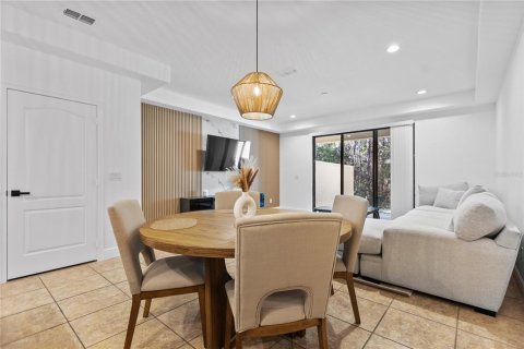 Touwnhouse à vendre à Davenport, Floride: 3 chambres, 151.62 m2 № 2424053 - photo 7