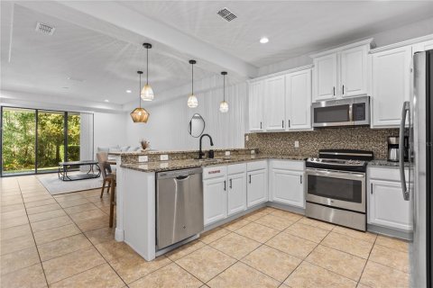 Touwnhouse à vendre à Davenport, Floride: 3 chambres, 151.62 m2 № 2424053 - photo 8