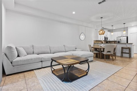 Touwnhouse à vendre à Davenport, Floride: 3 chambres, 151.62 m2 № 2424053 - photo 5