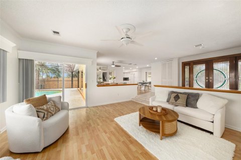 Casa en venta en Palm Harbor, Florida, 4 dormitorios, 215.9 m2 № 1771165 - foto 4