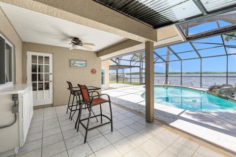 Casa en venta en Palm Harbor, Florida, 4 dormitorios, 215.9 m2 № 1771165 - foto 18