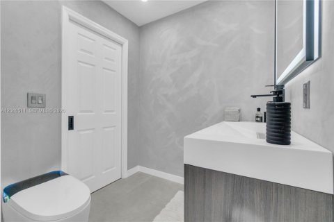 House in Pompano Beach, Florida 3 bedrooms, 154.68 sq.m. № 2087026 - photo 18