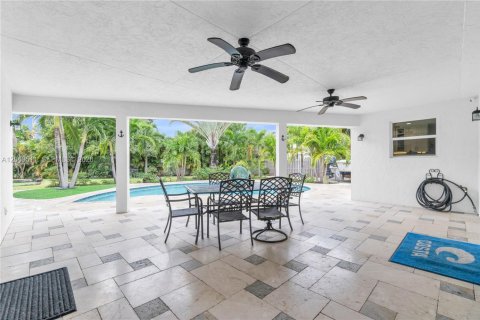 House in Pompano Beach, Florida 3 bedrooms, 154.68 sq.m. № 2087026 - photo 27