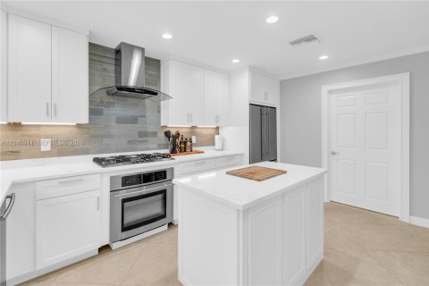 House in Pompano Beach, Florida 3 bedrooms, 154.68 sq.m. № 2087026 - photo 7