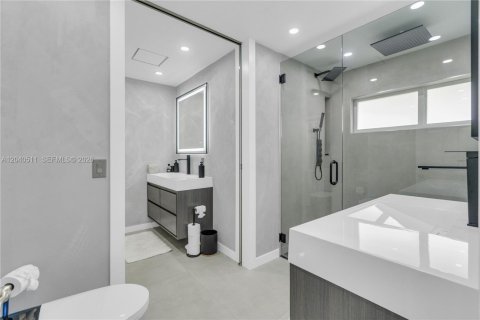 House in Pompano Beach, Florida 3 bedrooms, 154.68 sq.m. № 2087026 - photo 17