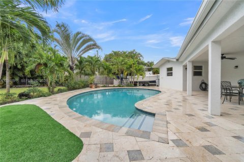 House in Pompano Beach, Florida 3 bedrooms, 154.68 sq.m. № 2087026 - photo 30