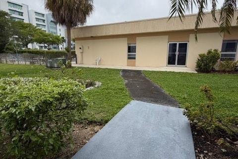 Copropriété à louer à Miami, Floride: 1 chambre, 68.1 m2 № 2047854 - photo 26