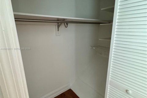 Condo in Coral Springs, Florida, 3 bedrooms  № 2069341 - photo 19