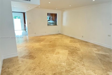 Condo in Coral Springs, Florida, 3 bedrooms  № 2069341 - photo 9