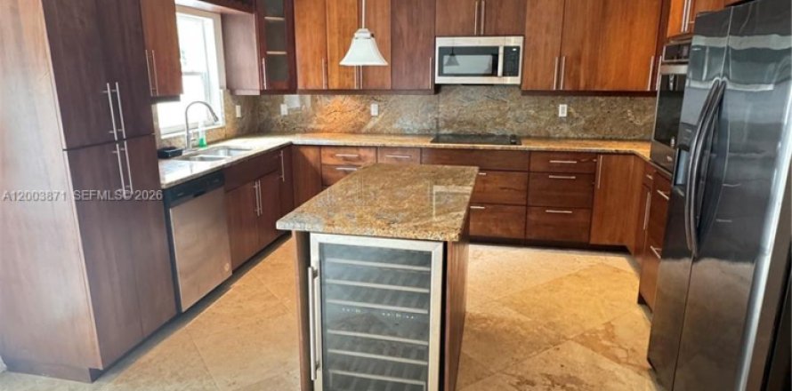 Condo in Coral Springs, Florida, 3 bedrooms  № 2069341