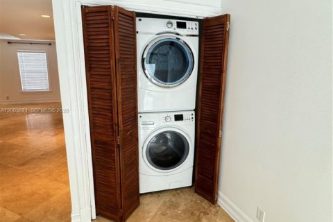 Condo in Coral Springs, Florida, 3 bedrooms  № 2069341 - photo 7