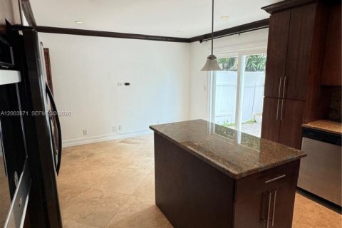 Condo in Coral Springs, Florida, 3 bedrooms  № 2069341 - photo 4