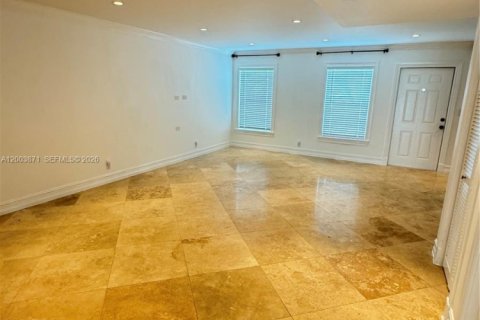 Condo in Coral Springs, Florida, 3 bedrooms  № 2069341 - photo 10