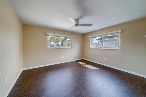 Villa ou maison à louer à Seminole, Floride: 3 chambres, 187.85 m2 № 2408652 - photo 15