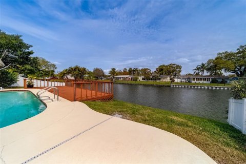 Villa ou maison à Seminole, Floride 3 chambres, 187.85 m2 № 2408652