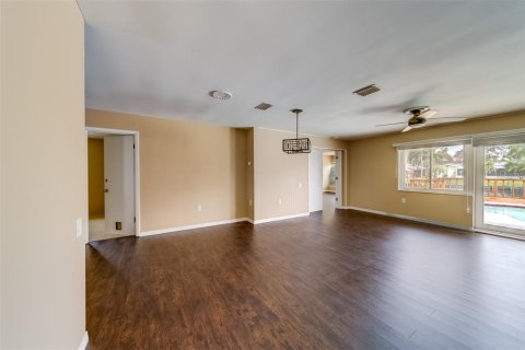 Villa ou maison à louer à Seminole, Floride: 3 chambres, 187.85 m2 № 2408652 - photo 10