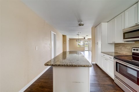 Villa ou maison à louer à Seminole, Floride: 3 chambres, 187.85 m2 № 2408652 - photo 14