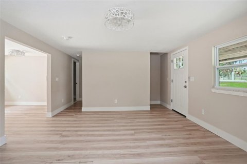 House in Brooksville, Florida 3 bedrooms, 116.5 sq.m. № 2107703 - photo 11