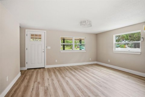 House in Brooksville, Florida 3 bedrooms, 116.5 sq.m. № 2107703 - photo 10