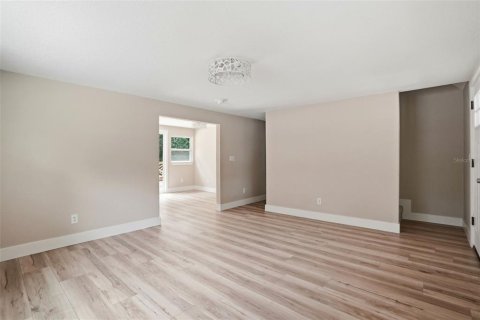 House in Brooksville, Florida 3 bedrooms, 116.5 sq.m. № 2107703 - photo 14