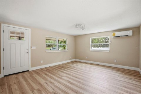 House in Brooksville, Florida 3 bedrooms, 116.5 sq.m. № 2107703 - photo 12