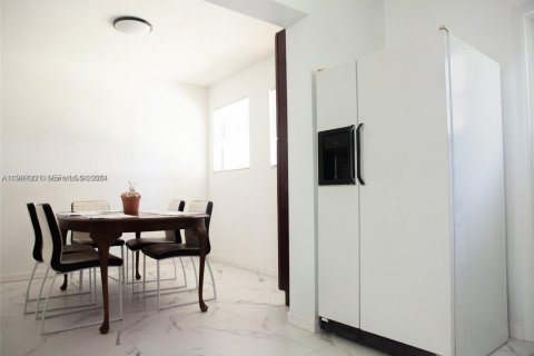 Купить виллу или дом в Холливуд, Флорида 3 спальни, 111.11м2, № 2028593 - фото 13