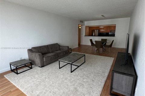 Condo in Sunny Isles Beach, Florida, 2 bedrooms  № 1944243 - photo 5
