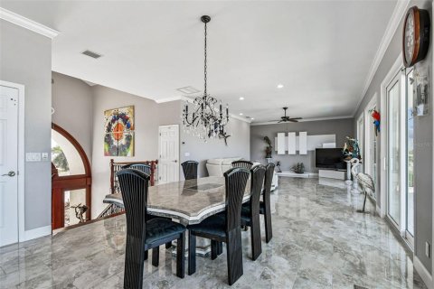 Casa en venta en Madeira Beach, Florida, 6 dormitorios, 395.3 m2 № 2108897 - foto 18