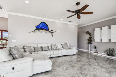 Casa en venta en Madeira Beach, Florida, 6 dormitorios, 395.3 m2 № 2108897 - foto 29