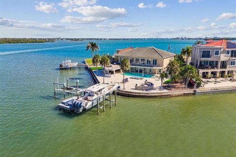Casa en venta en Madeira Beach, Florida, 6 dormitorios, 395.3 m2 № 2108897 - foto 7
