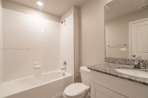 Adosado en venta en Palm Springs, Florida, 3 dormitorios, 141.68 m2 № 1749852 - foto 29