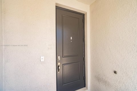 Adosado en venta en Palm Springs, Florida, 3 dormitorios, 141.68 m2 № 1749852 - foto 4
